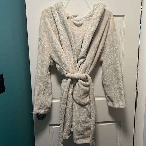 Summer & Rose Hooded Cream Soft Robe - Picture 1 of 9